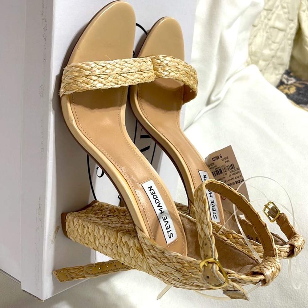 Beautiful Natural color Heeled Sandal